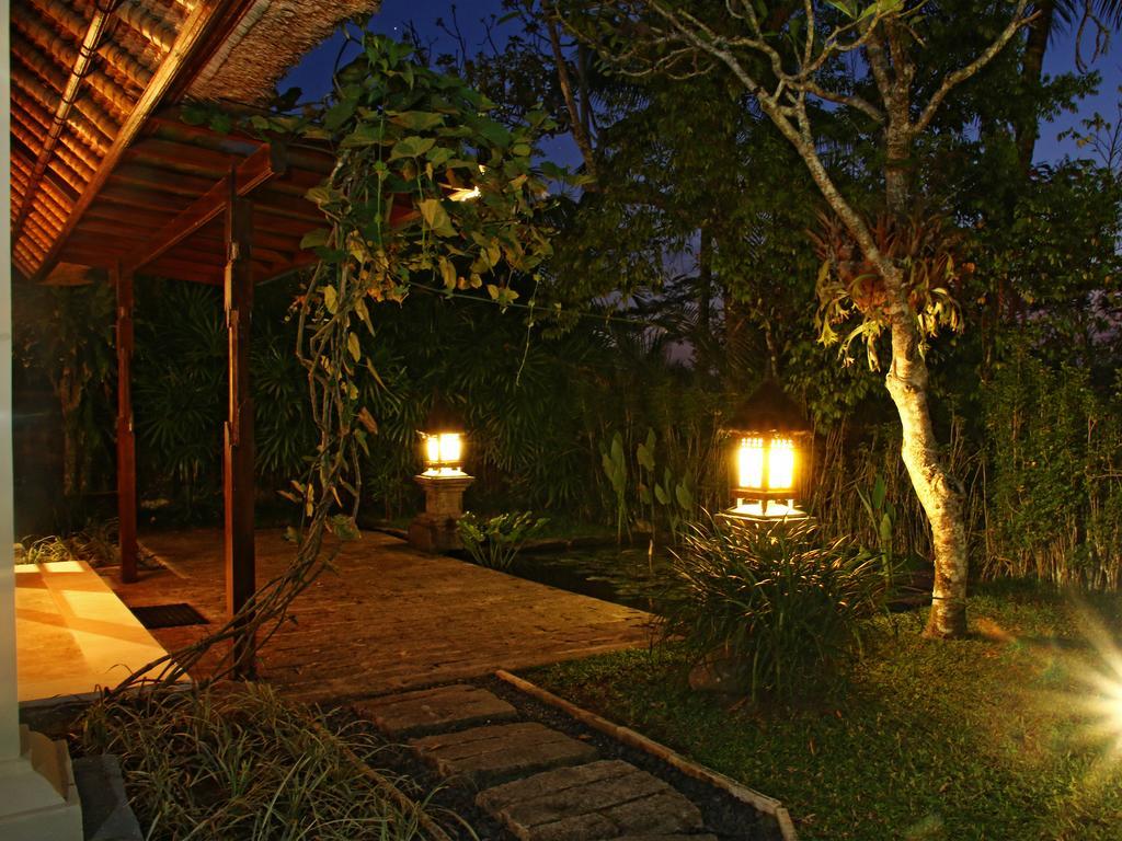 Toya Retreat Villa Тегаллаланг Номер фото